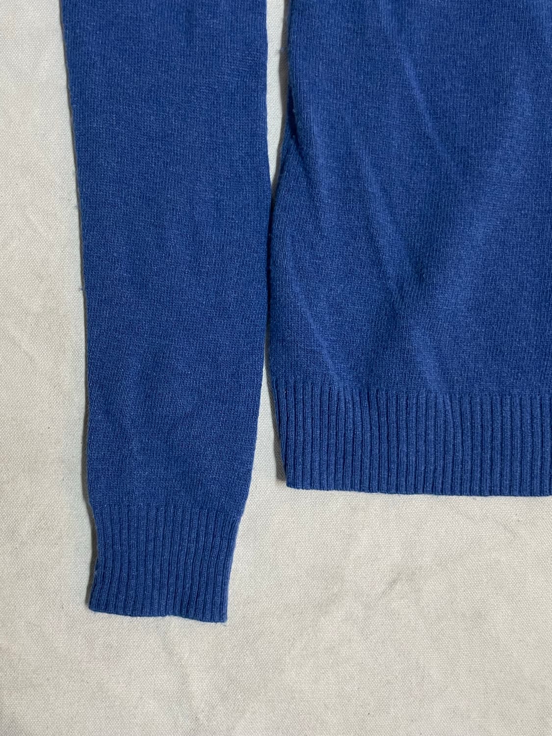 폴로 브이넥 니트  상품이미지9