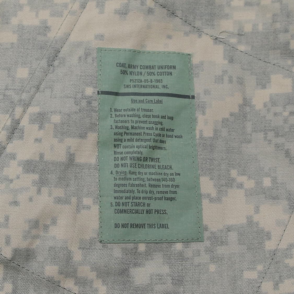(착용컷) U.S.ARMY 디지털 컴뱃 자켓 (남성용 105) 상품이미지8