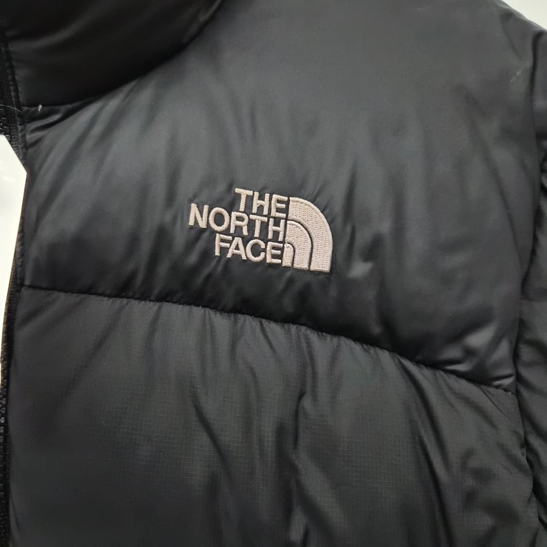 노스페이스 블랙 패딩 점퍼 남녀공용 S 상품이미지3