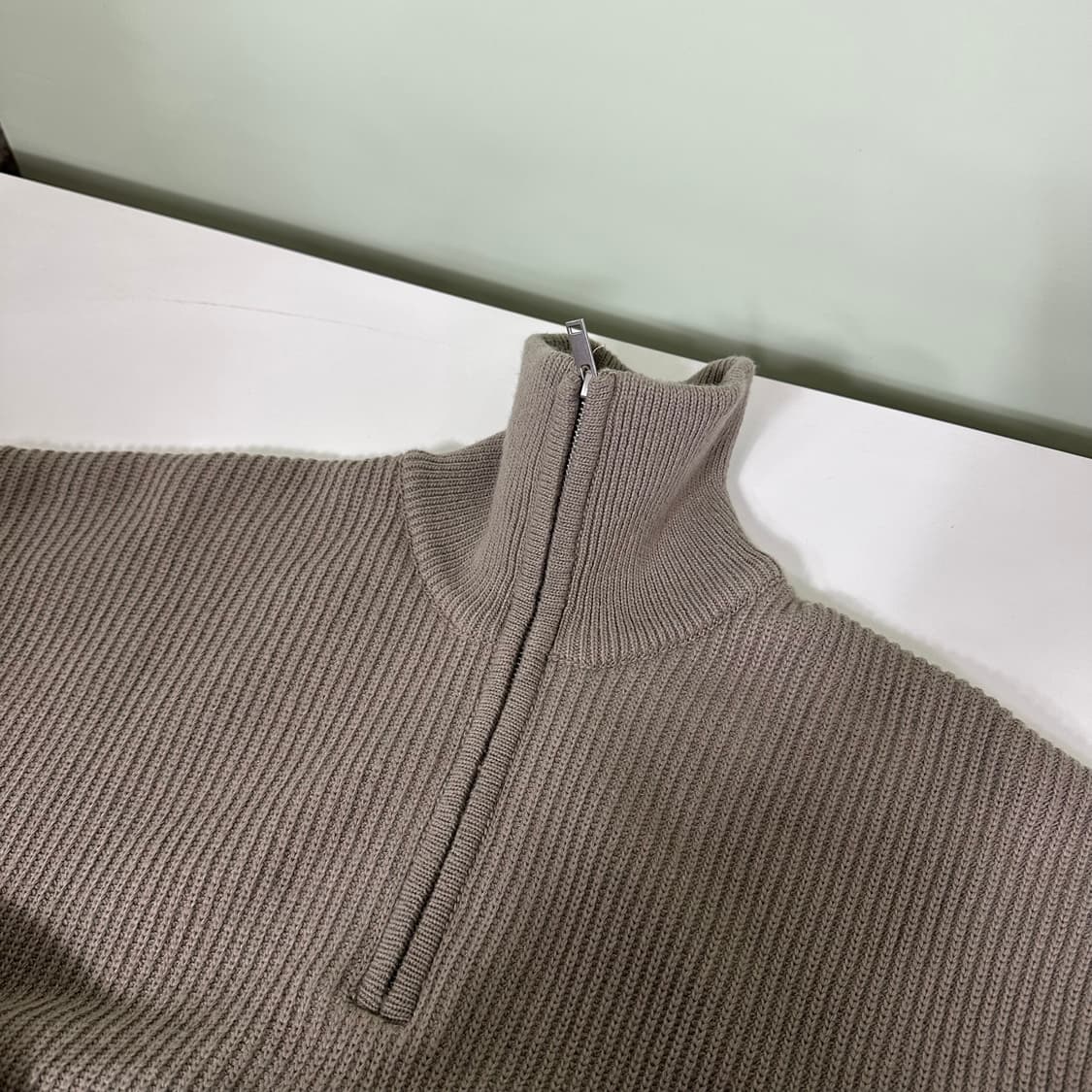 XL 무신사스탠다드 무탠다드 베이지그레이 캐시미어혼방 반집업니트 상품이미지4