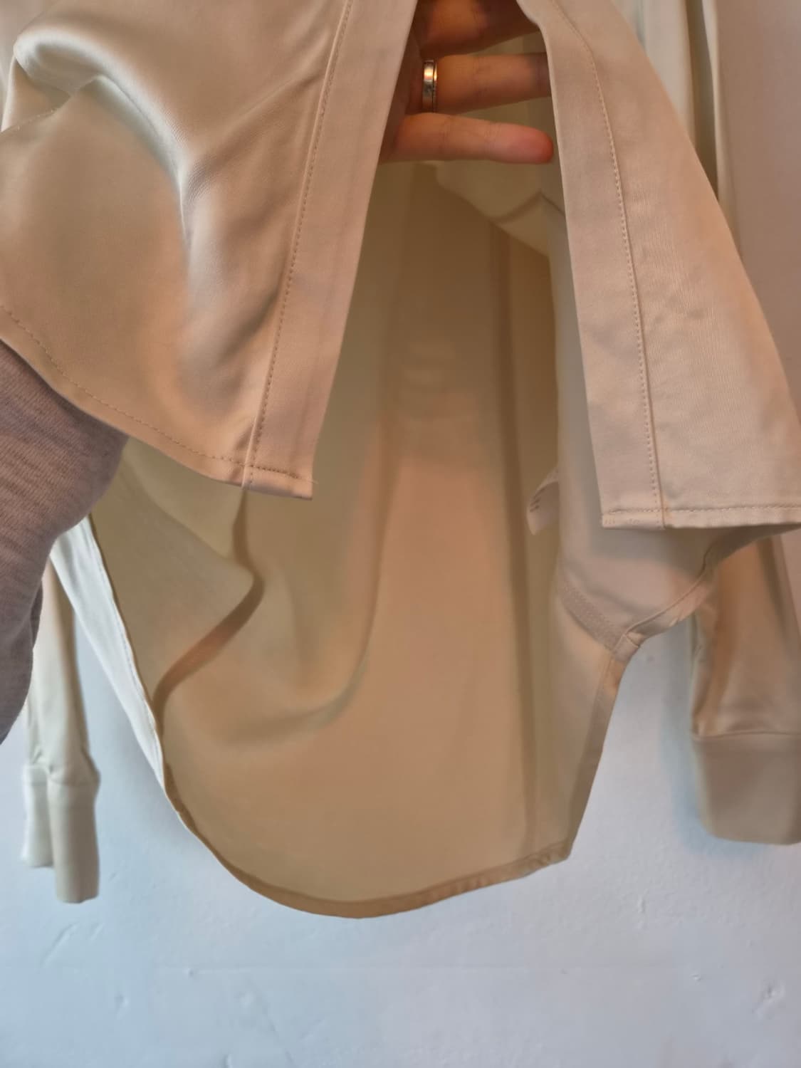 새제품)RENEJ 여성 실크긴팔블라우스 상품이미지5