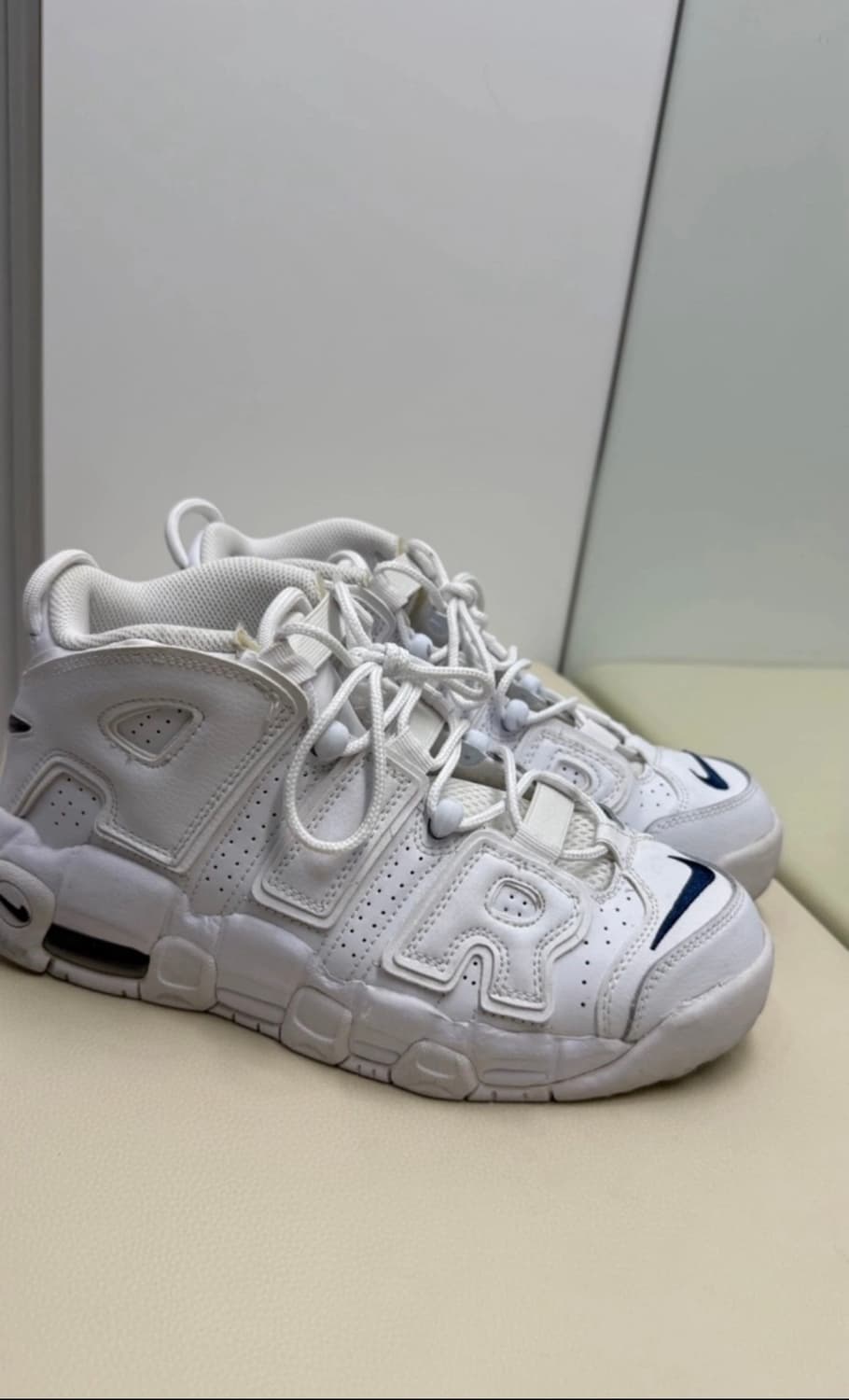 나이키 에어모어 업템포 화이트 상품이미지1