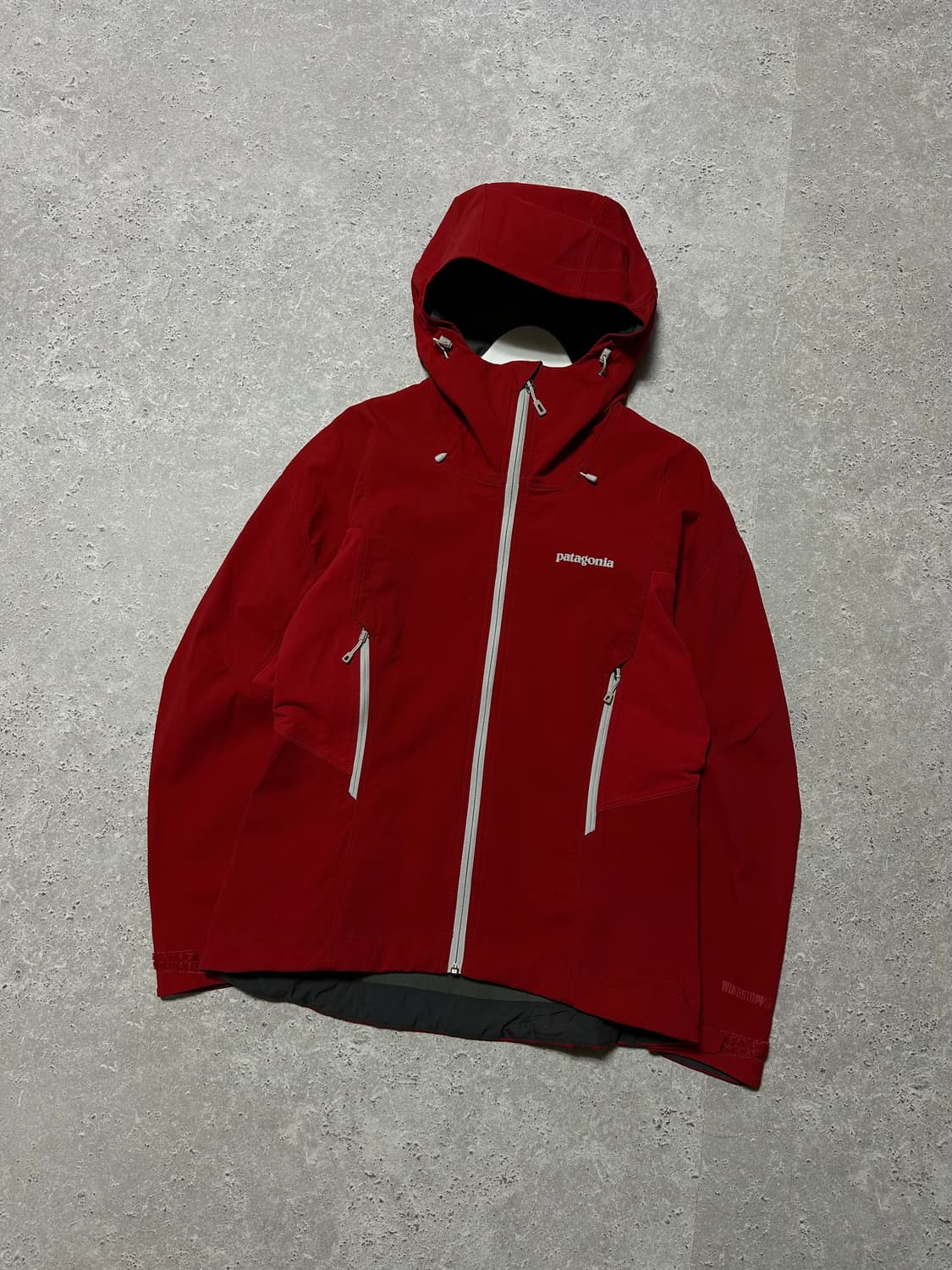 파타고니아 스몰로고 윈드스토퍼 레드 바람막이 상품이미지1