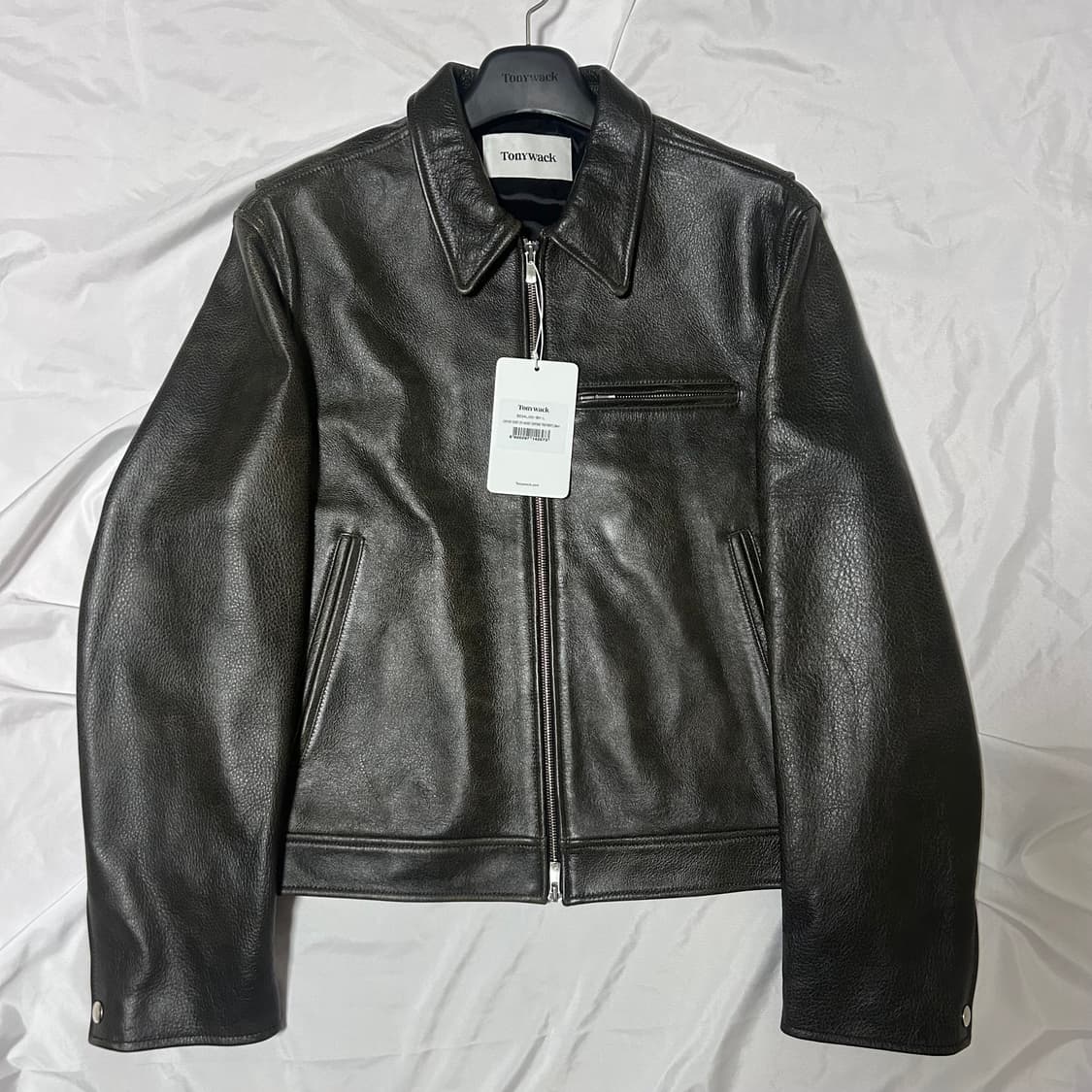 토니웩 25FW 체스트 지퍼 레더 자켓 상품이미지1