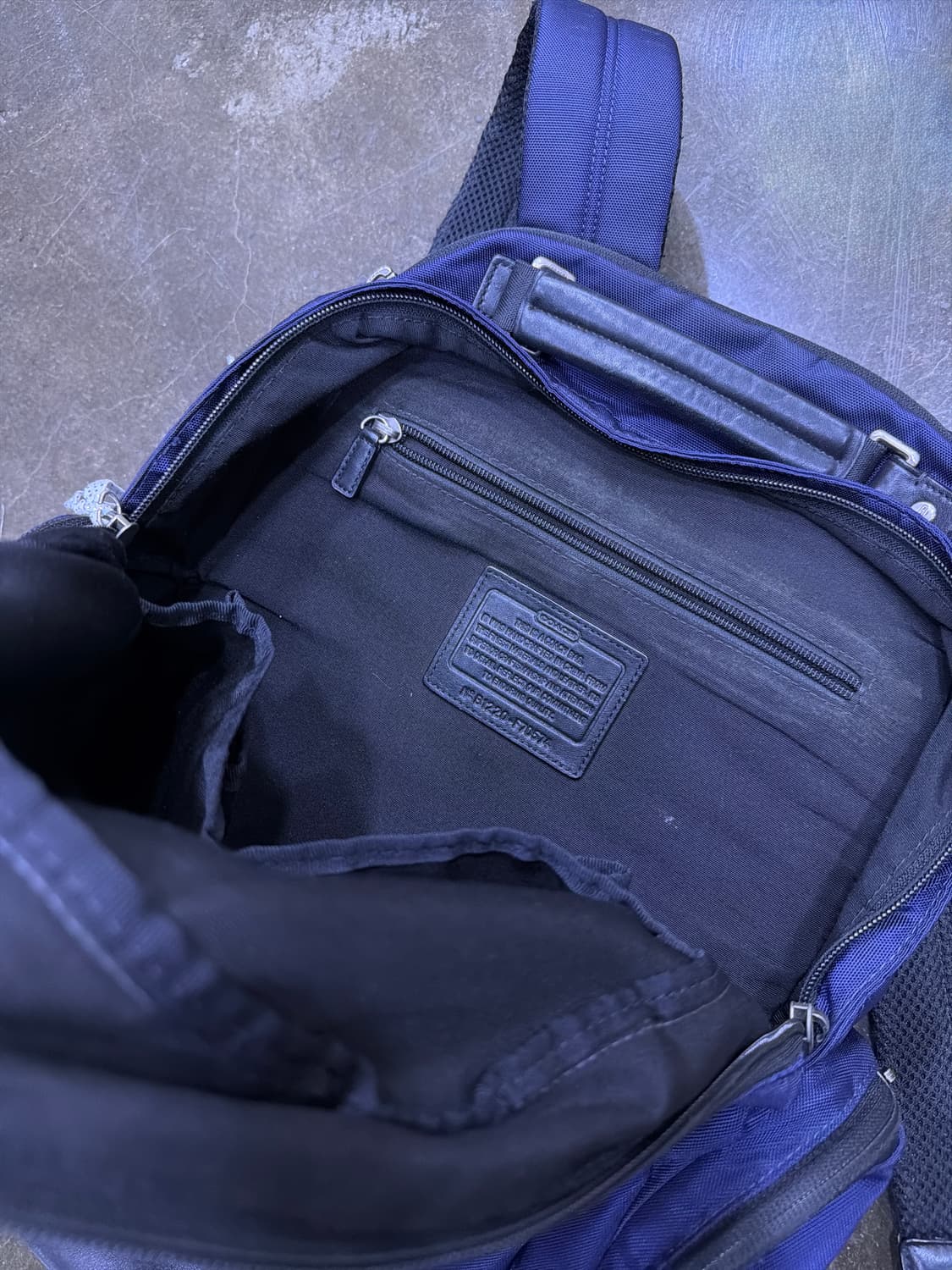 코치 보야지 백팩 네이비 가방 상품이미지9