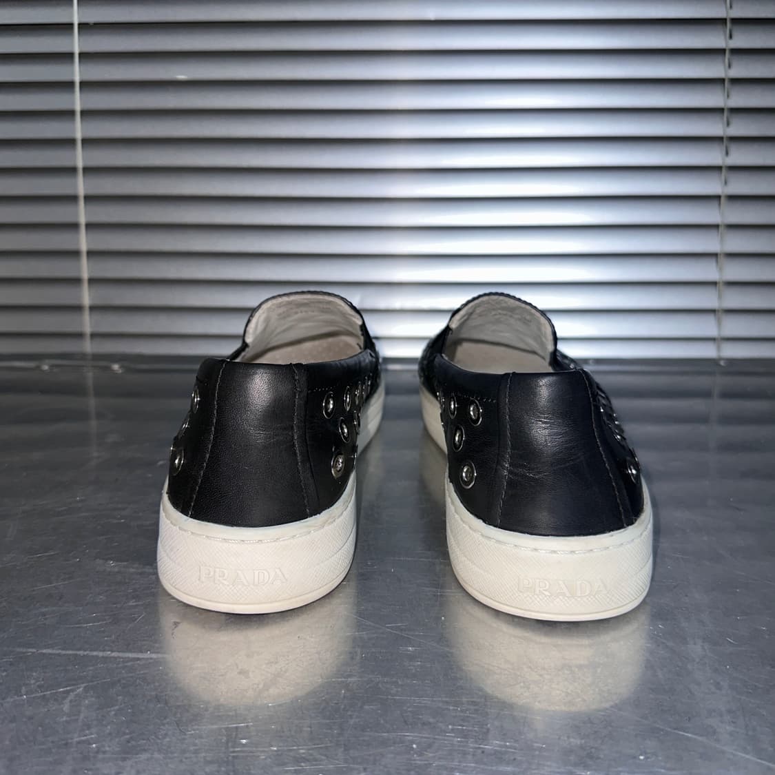 00s 프라다 스포츠 블랙 그로멧 슬립온 플랫 슈즈 상품이미지6
