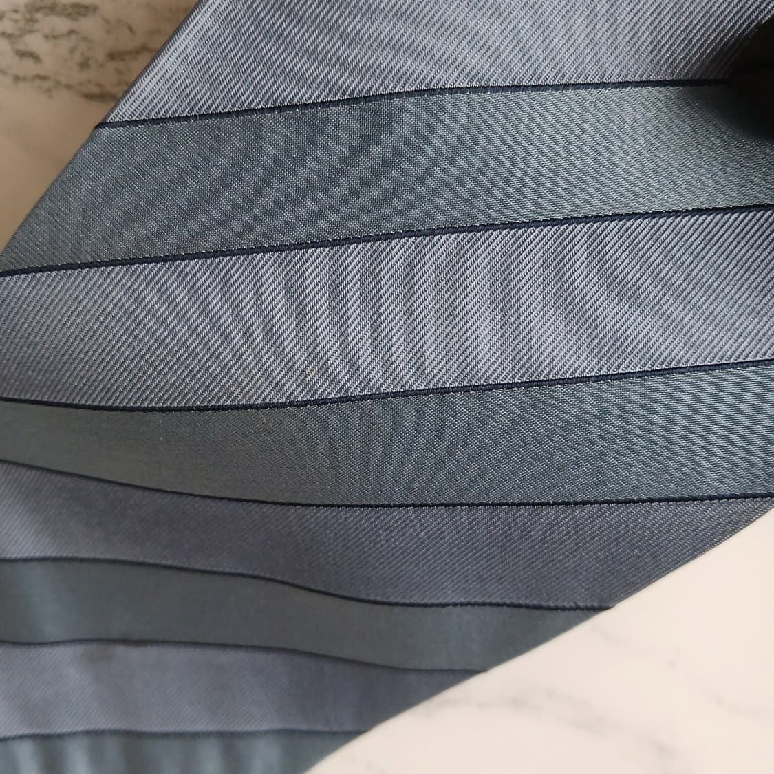 휴고보스 실크 블루 스트라이프 넥타이 9cm A~B등급 E892
 상품이미지5