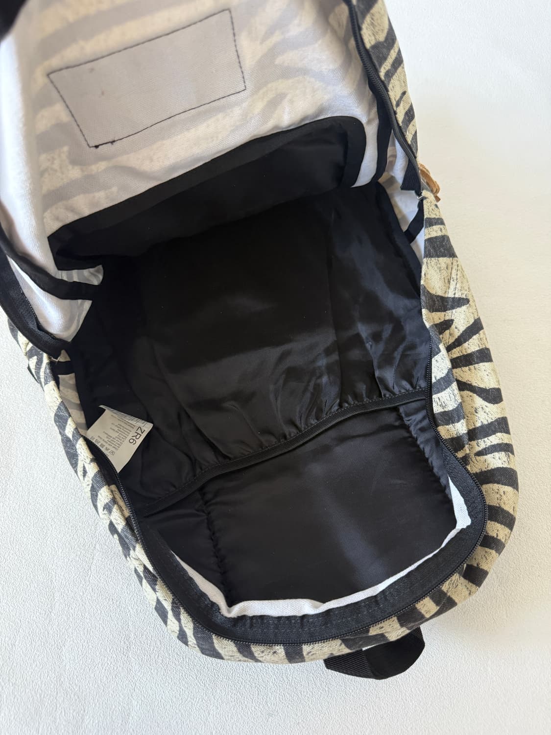 잔스포츠(JANSPORT) 지프라 백팩(하단 스웨이드) 상품이미지9