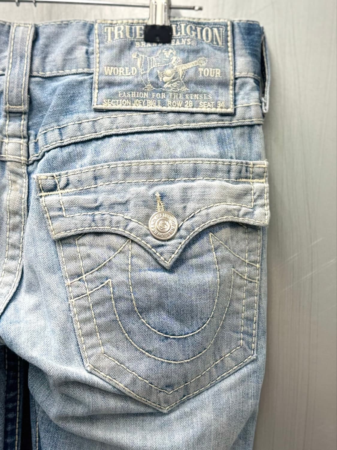 True Religion 트루릴리젼 라이트워시 부츠컷 데님 팬츠 상품이미지5