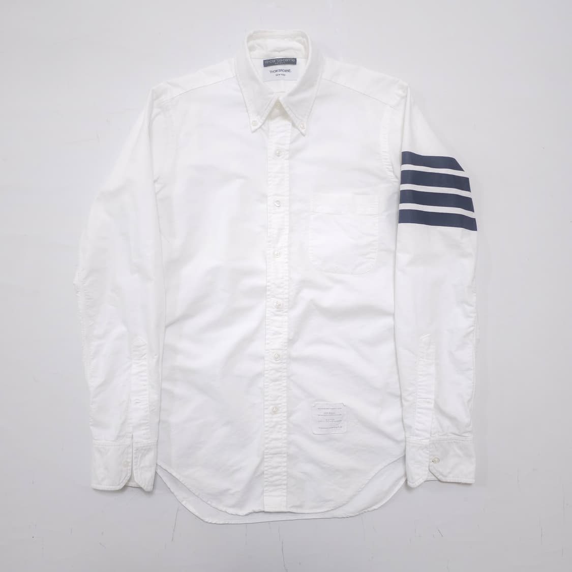 톰브라운 4바 화이트 셔츠 상품이미지1