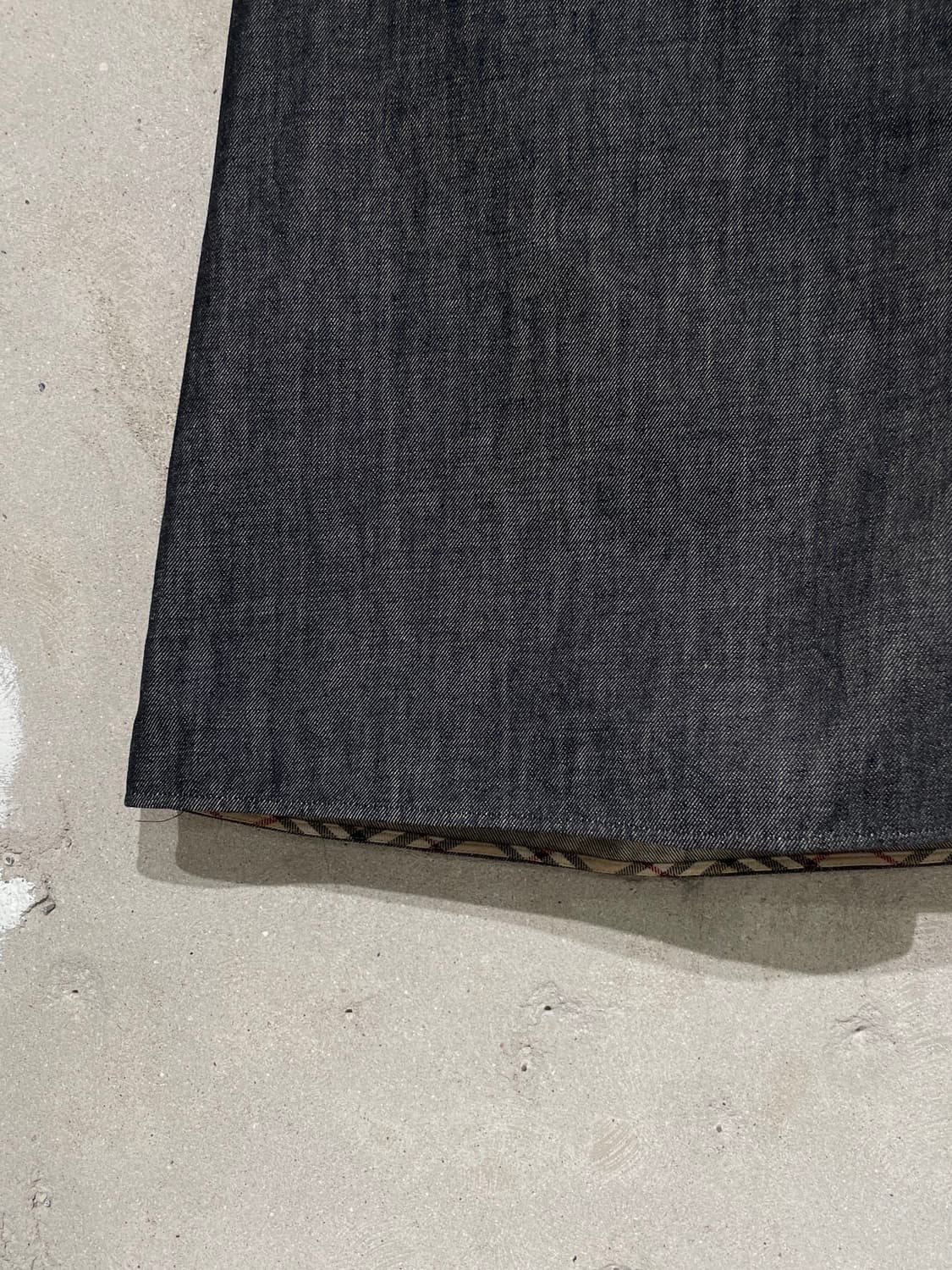 버버리 블루라벨 흑청 랩핑 스트링 데님 미디스커트 상품이미지4