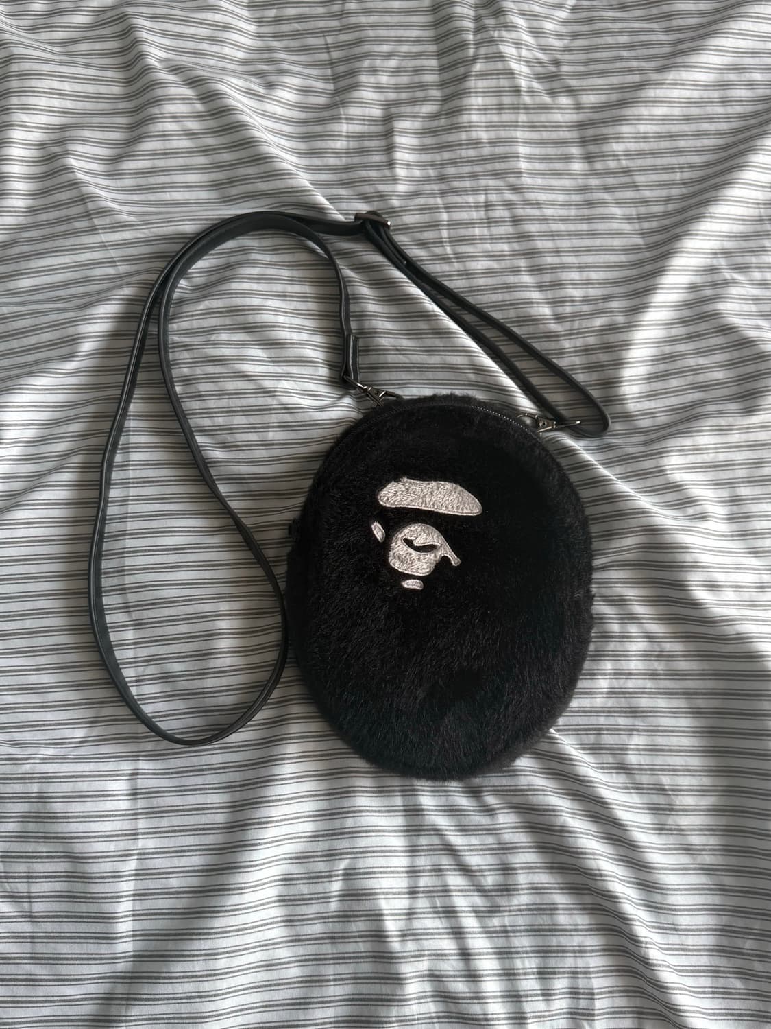 [베이프] 헤드 퍼 크로스백 숄더백 상품이미지1