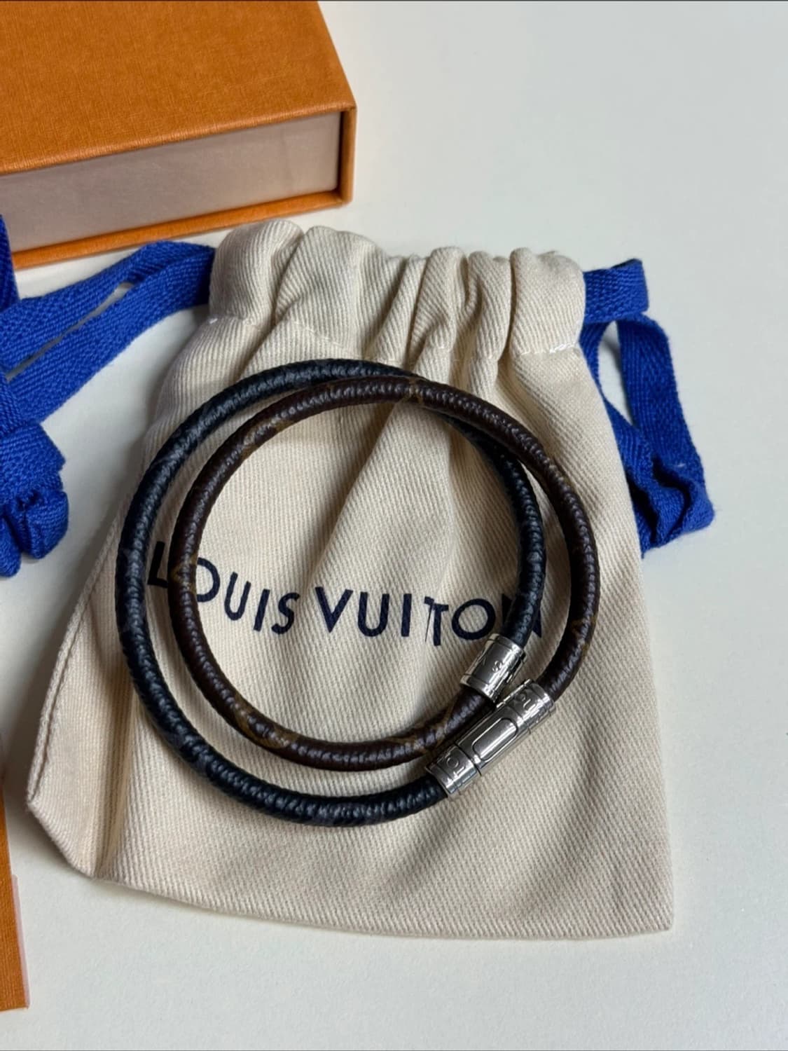 [새상품급/백화점판]루이비통 킵 잇 더블 레더 팔찌 상품이미지2