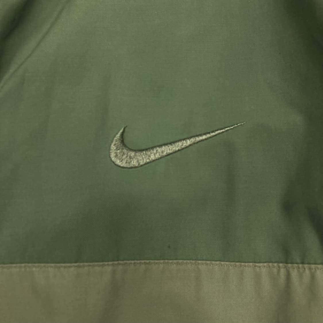 나이키 카키 컬러 스우시 스몰 로고 바람막이 아노락 상품이미지2