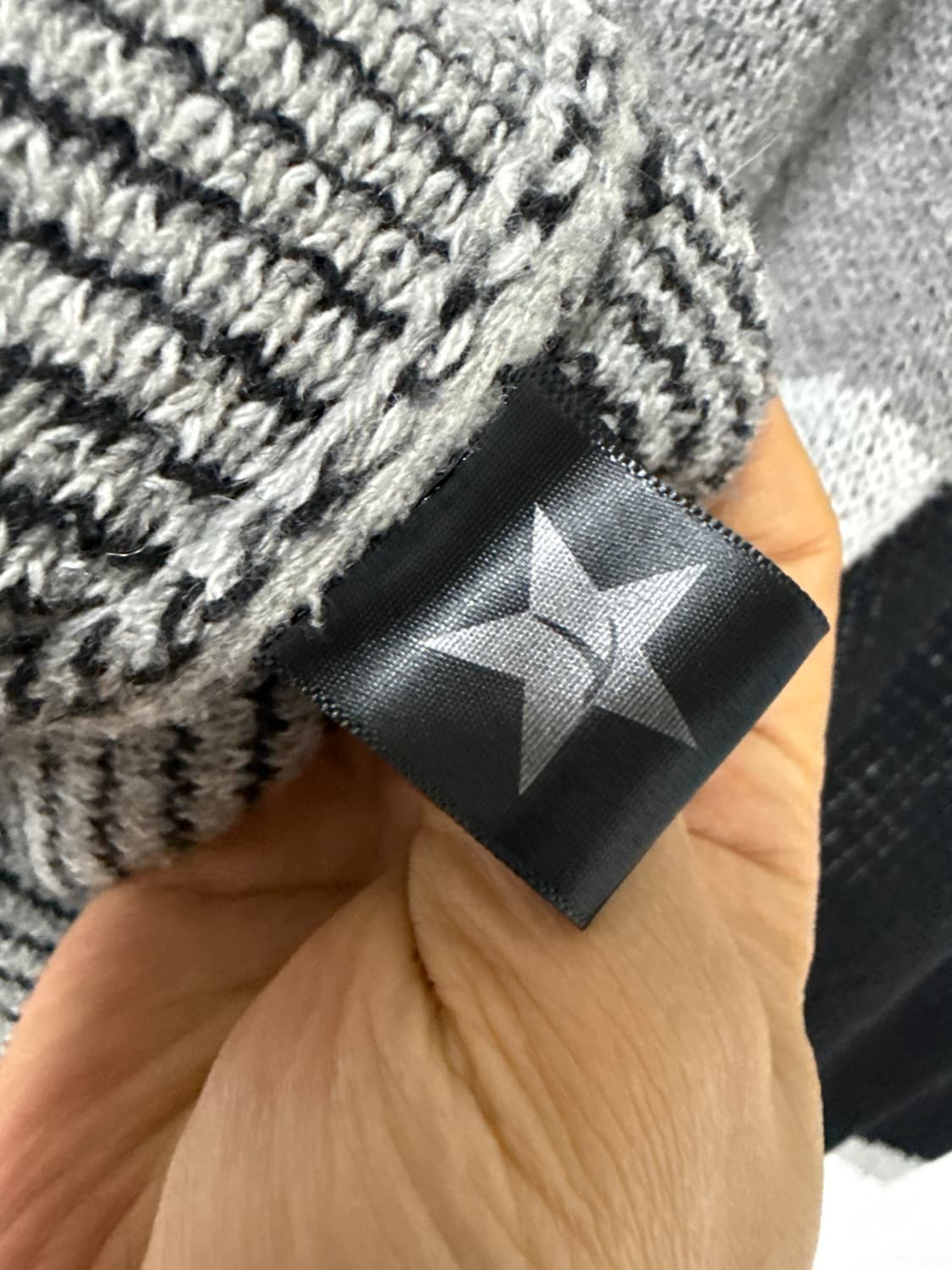 TIDE CARD LOG 블랙앤화이트 오버핏 카모 니트 상품이미지5