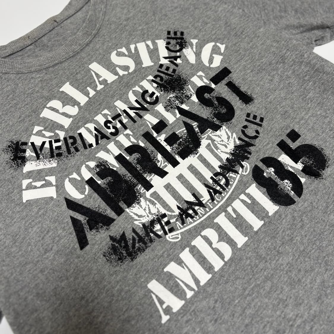 타이포그래피 헤더 그레이 반팔 티셔츠 상품이미지2