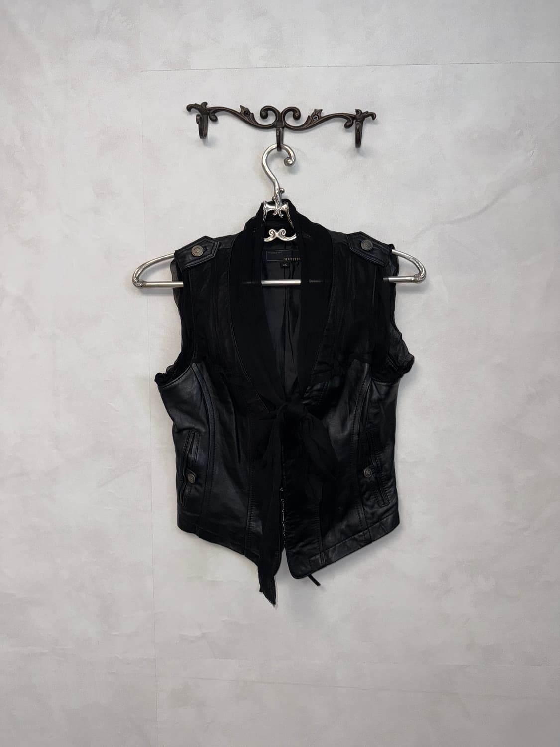 Black lamb skin back eyelet corset vest 상품이미지1