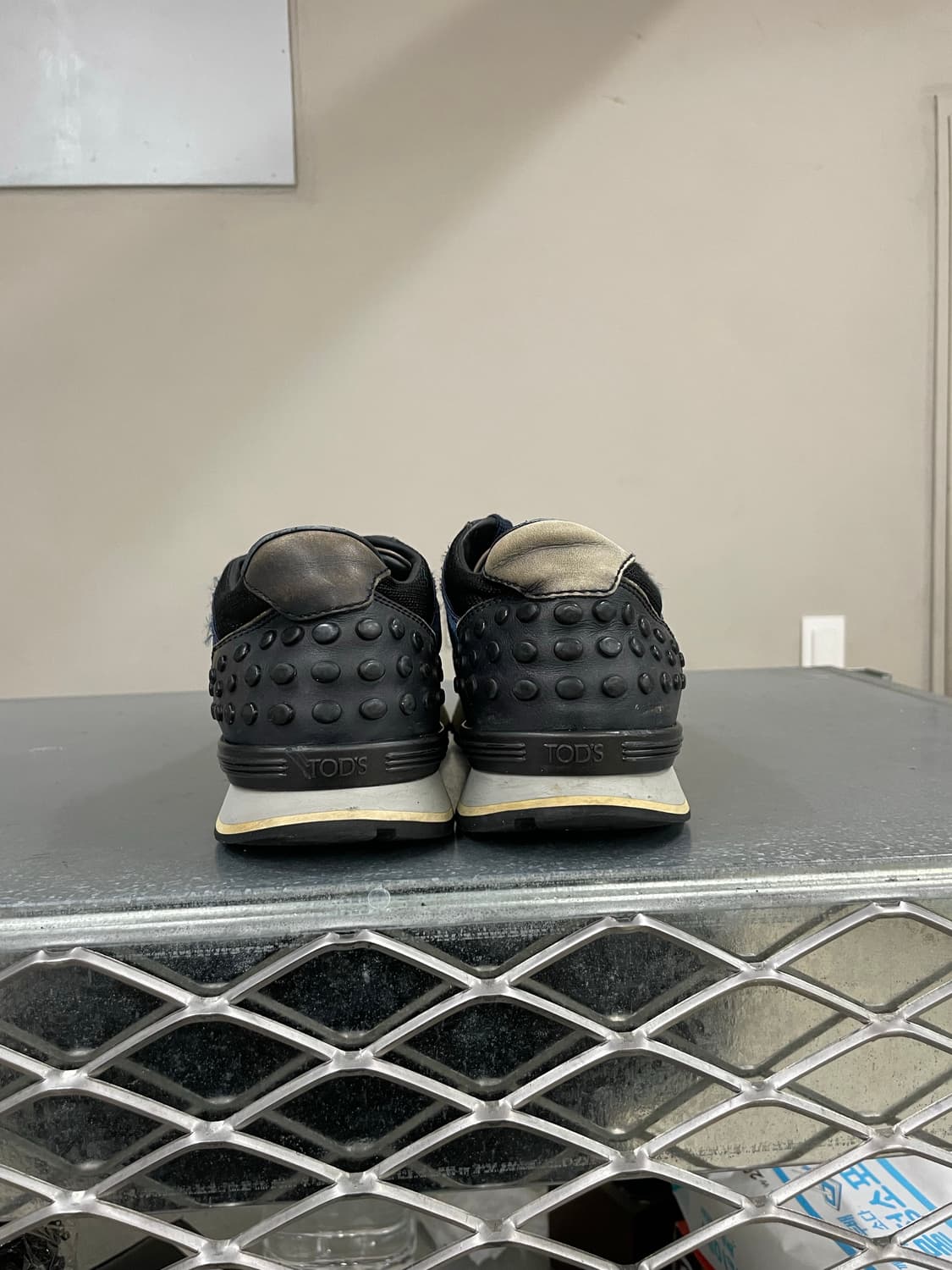 토즈 스터드 스니커즈 UK6 상품이미지3