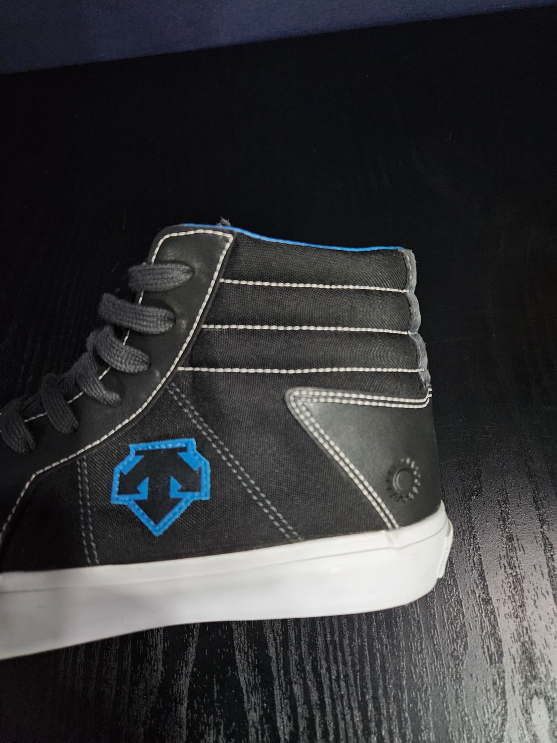 데상트 블랙컬러 남성 260 하이탑 스니커즈  상품이미지7