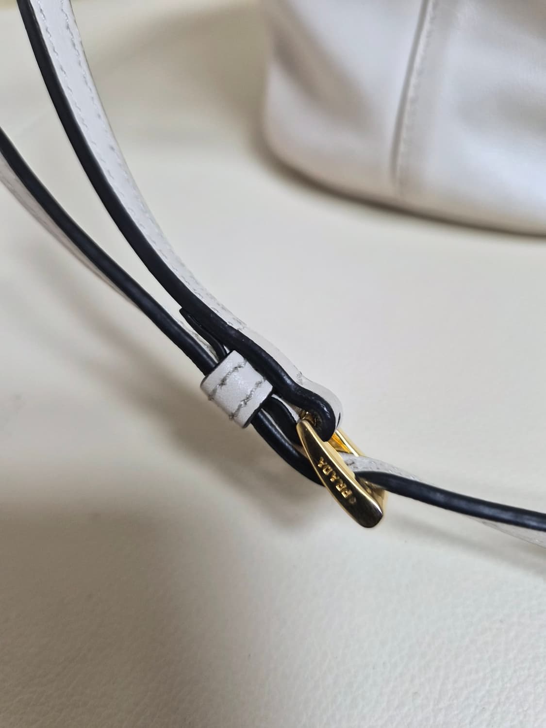 프라다정품 버킷백  상품이미지4