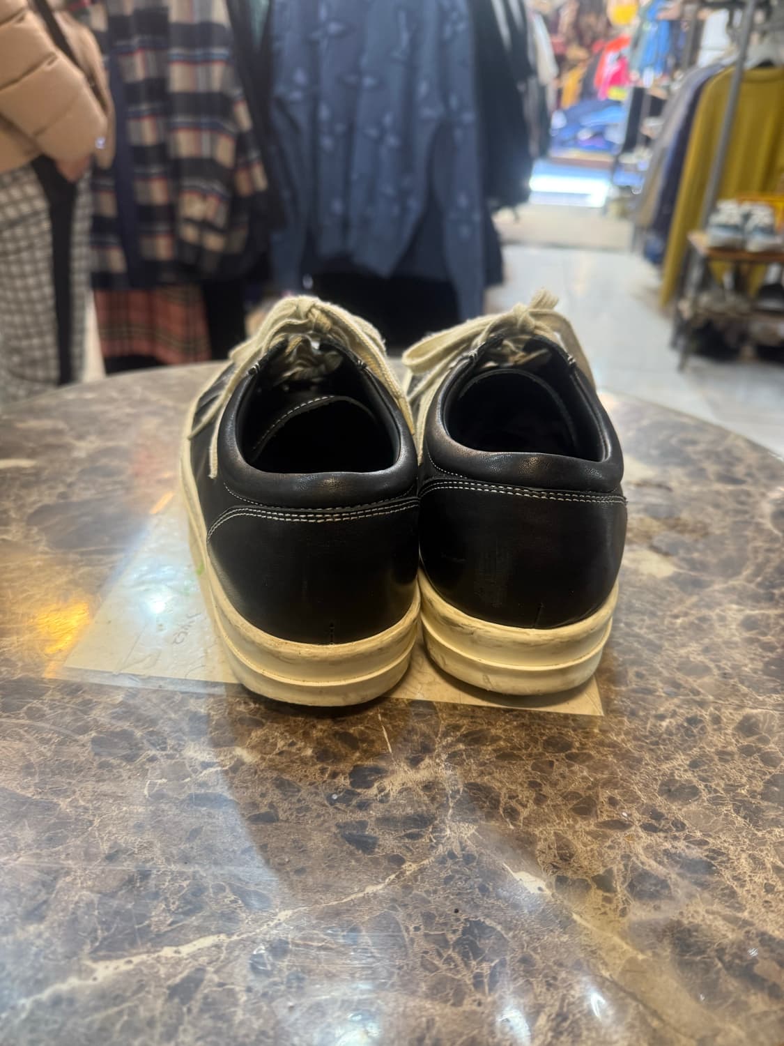 42/260 정품 릭오웬스 반스레더 스니커즈 팝니다 상품이미지3