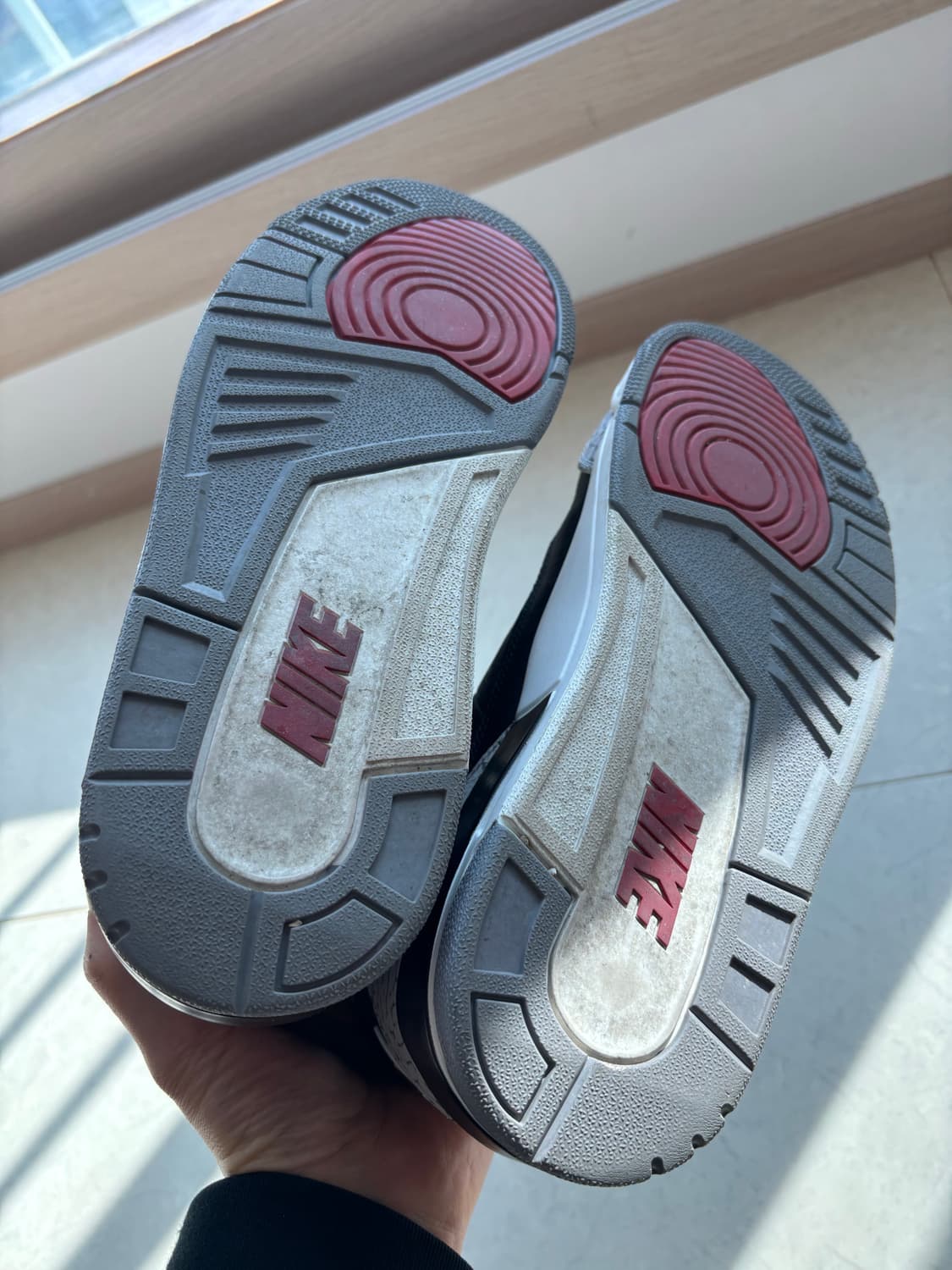 나이키 에어 조던3 레트로 블랙 시멘트 2024 (285) 상품이미지5