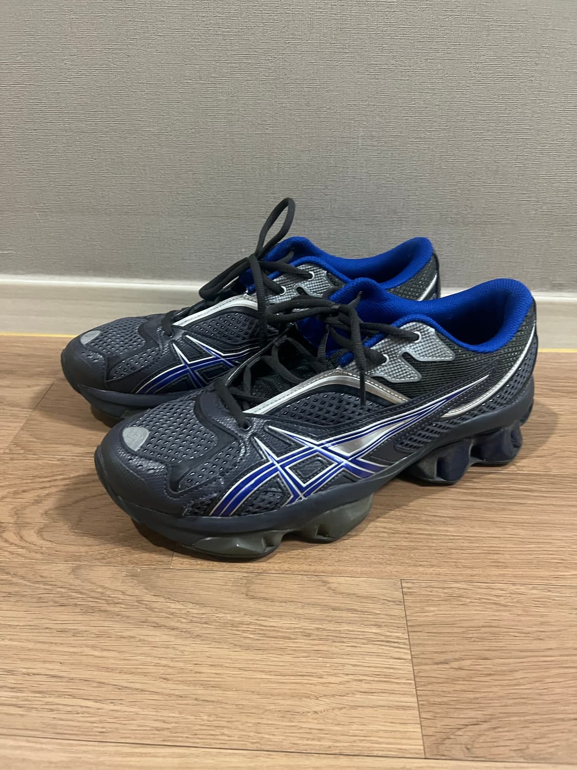 아식스 X 키코 젤 퀀텀 지엔치아 다크 그레이 (280) 상품이미지1