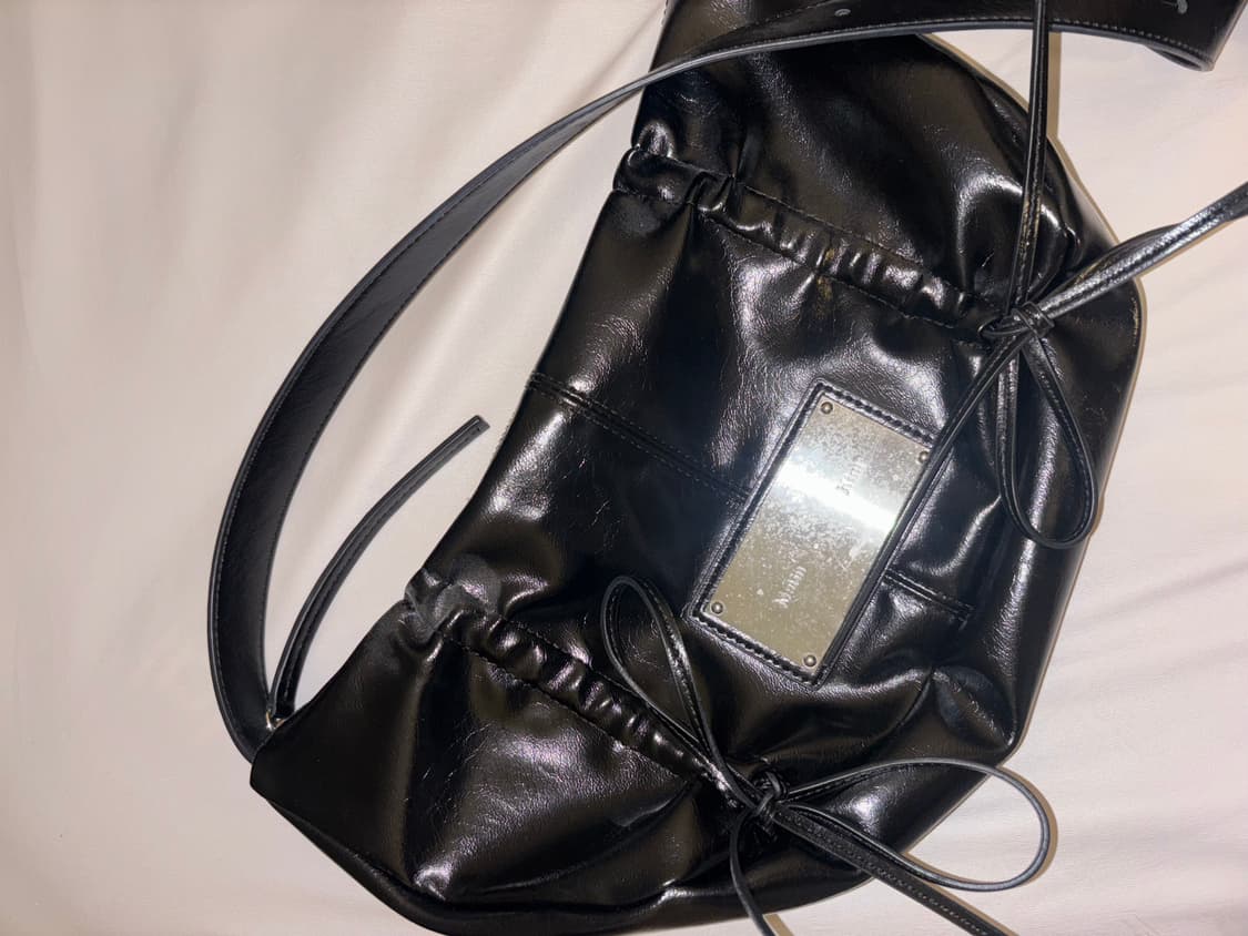 마뗑킴 하프 셔링 리본 라운드백 블랙 상품이미지2