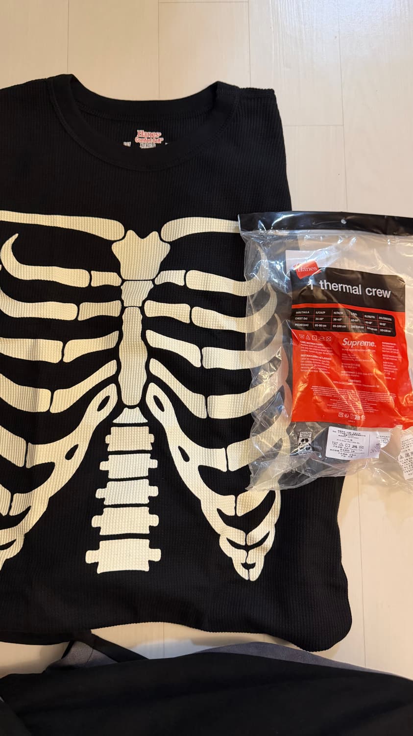 [XL > 2XL 교환가능] 슈프림 헤인즈 본즈 써멀 크루 블랙 25FW 상품이미지1