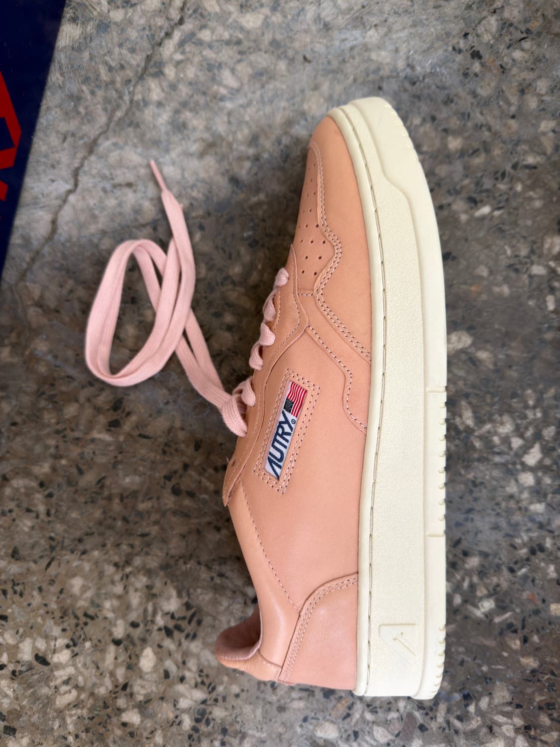 Autry 스니커즈 새것 상품이미지2