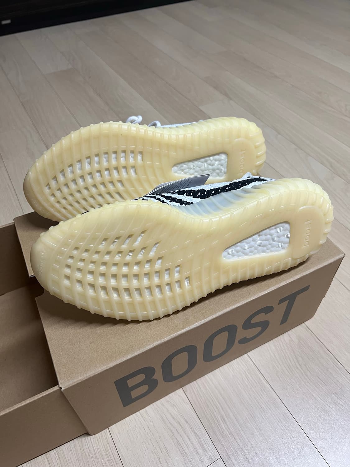 이지 부스트 350v2 zebra 상품이미지3