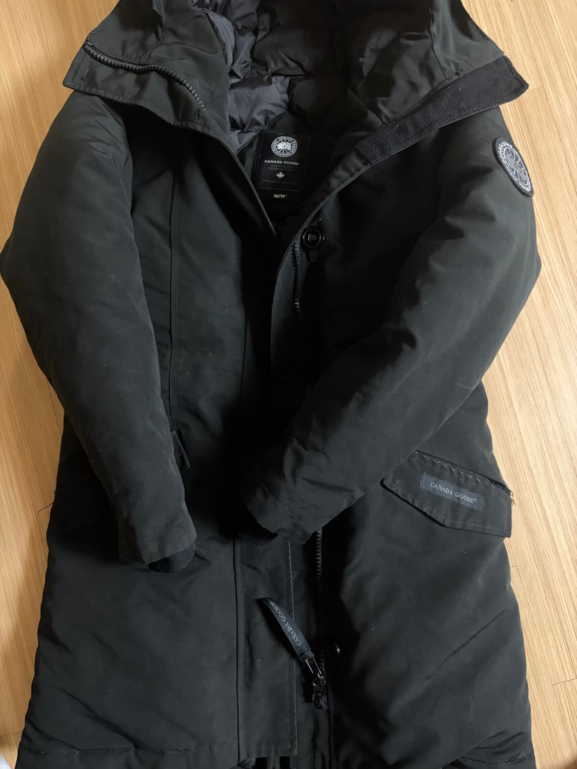 캐나다구스 블랙 패딩 상품이미지3