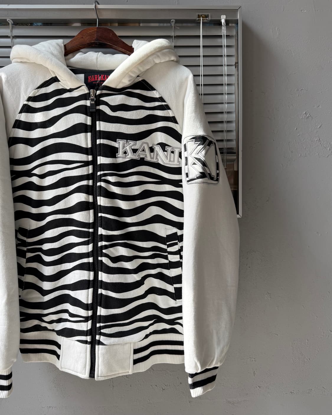 KARLKANI zebra pattern quilted 집업 후드집업 상품이미지2