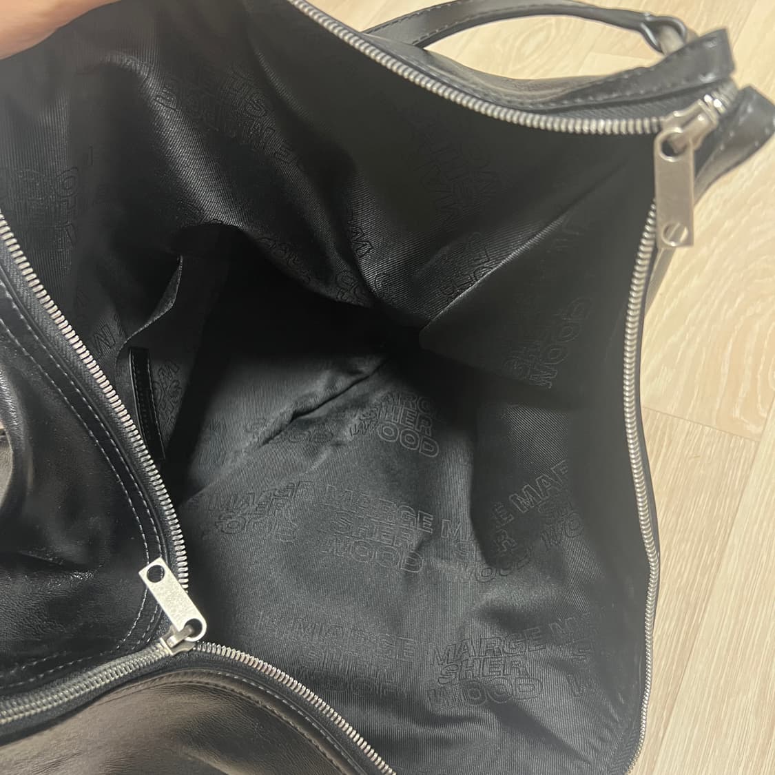 마지셔우드 벨티드 호보백 블랙 상품이미지6