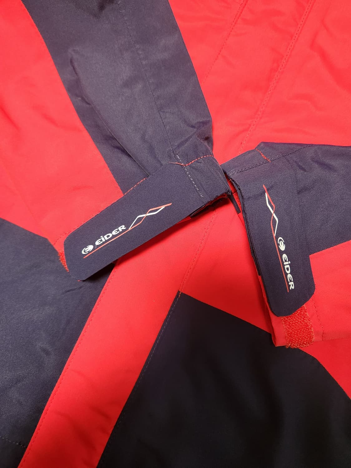 새상품급) 아이더 배색 디펜더 방수 등산 자켓 사이즈90s

여러 중고사 상품이미지9