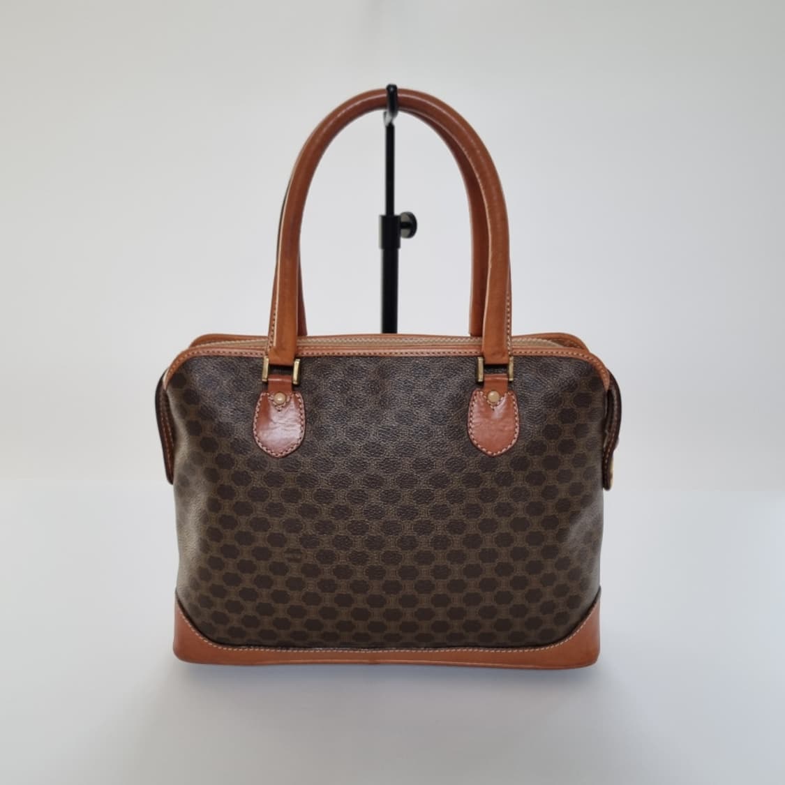 셀린 마카담 토트백 상품이미지2