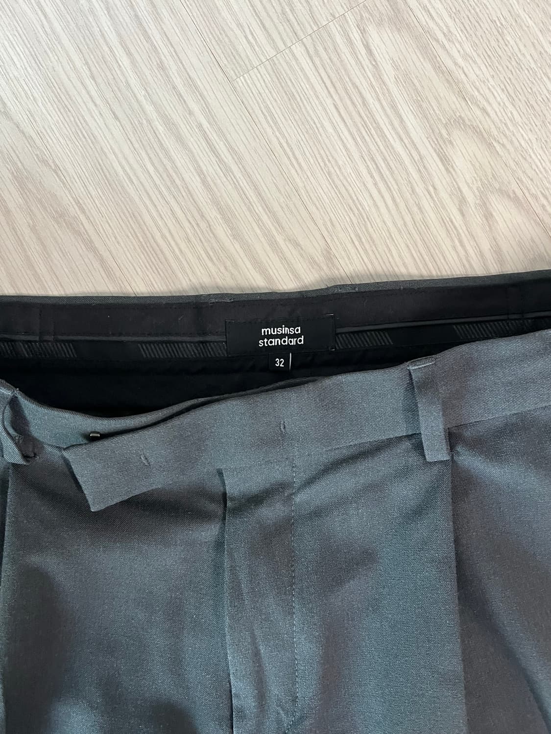 무신사스탠다드 와이드핏 슬랙스 그레이 32 상품이미지3
