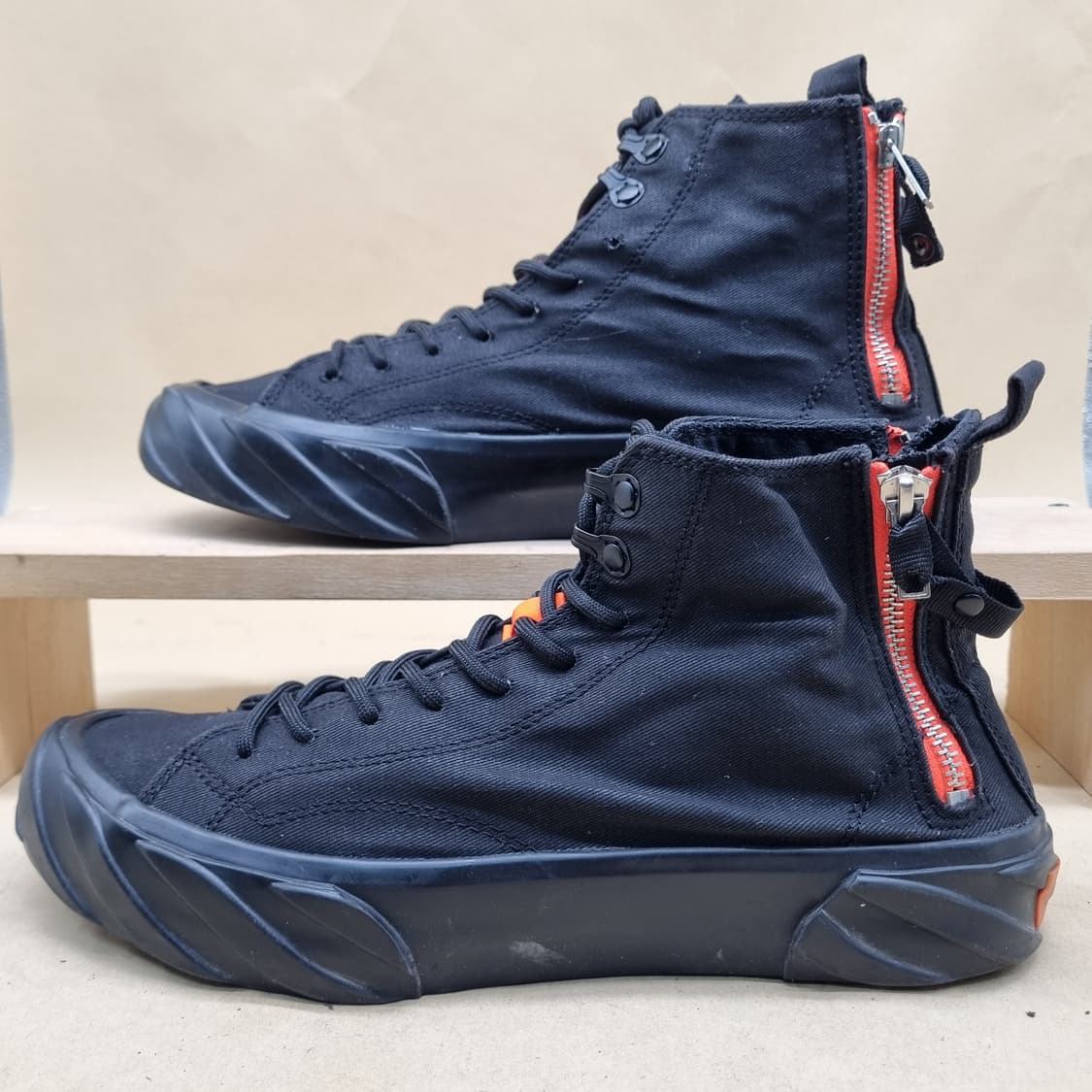 에이지 올블랙 남성스니커즈 260 상품이미지1