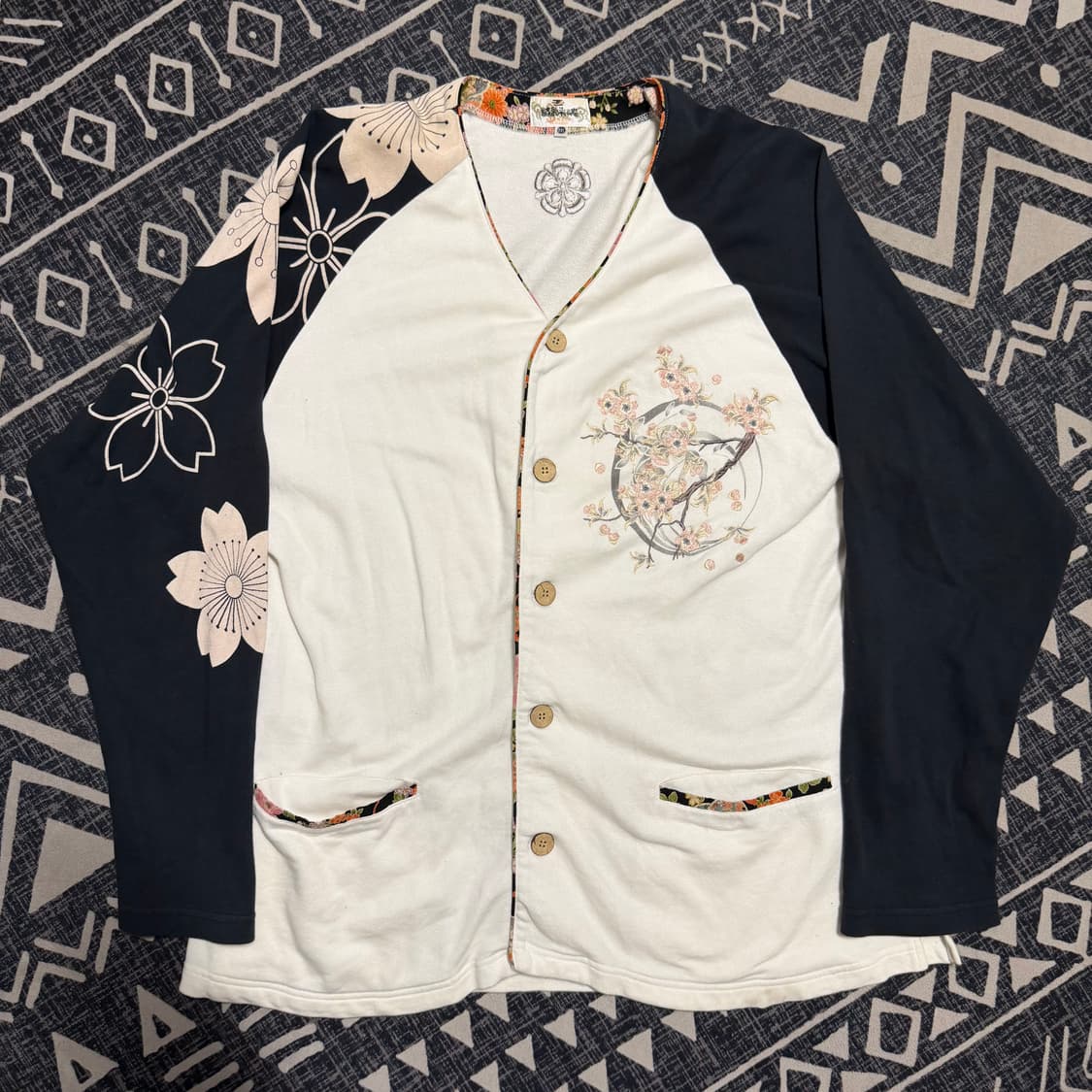 카라쿠리 타마쉬 가디건 상품이미지1