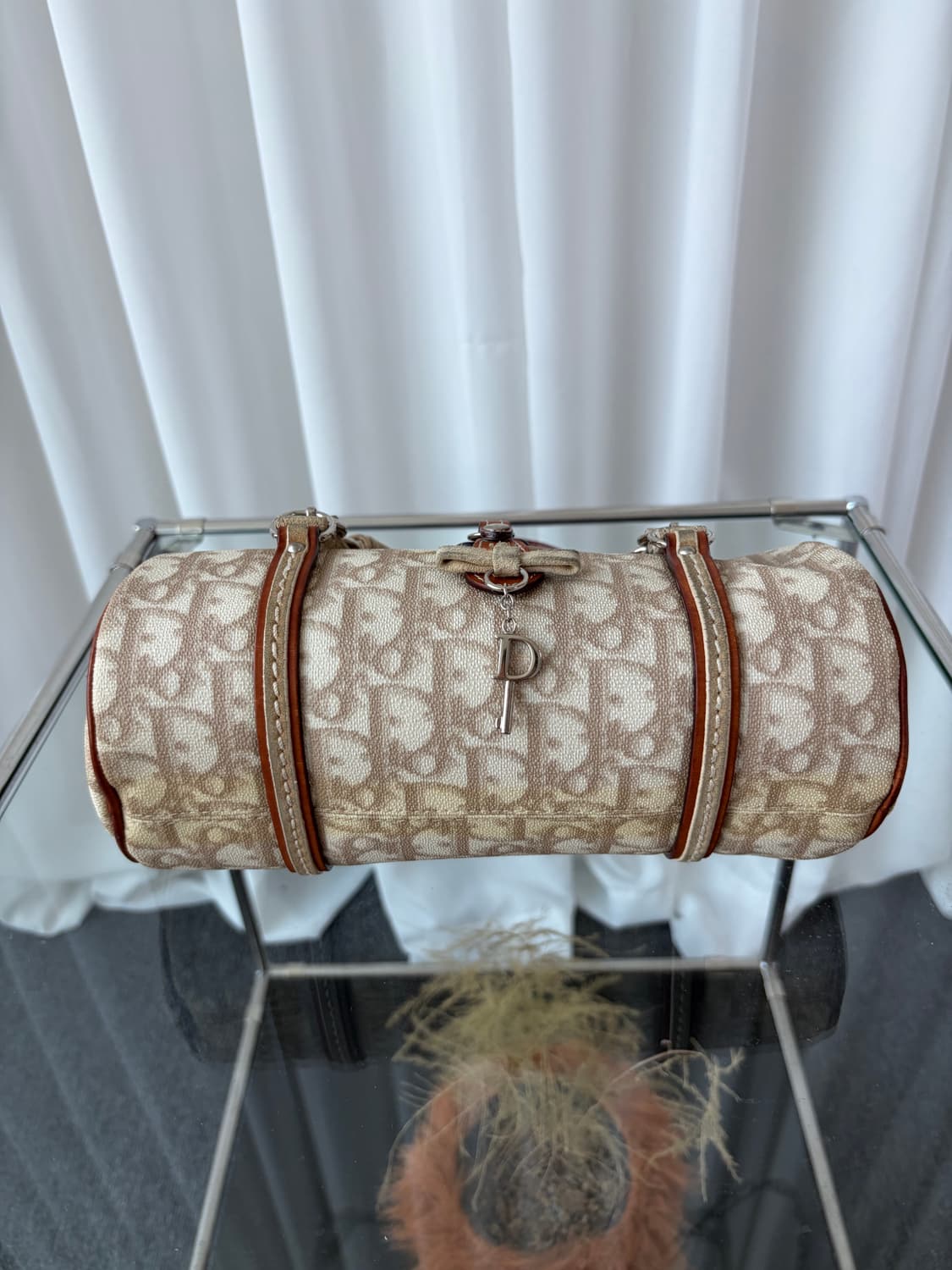 디올 로맨틱 트로터 하트 참 숄더백 상품이미지10