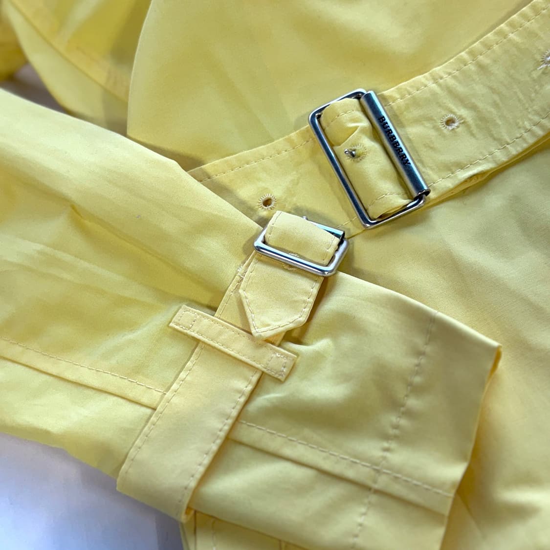 버버리 벨티드 하프 트렌치 코트 상품이미지4