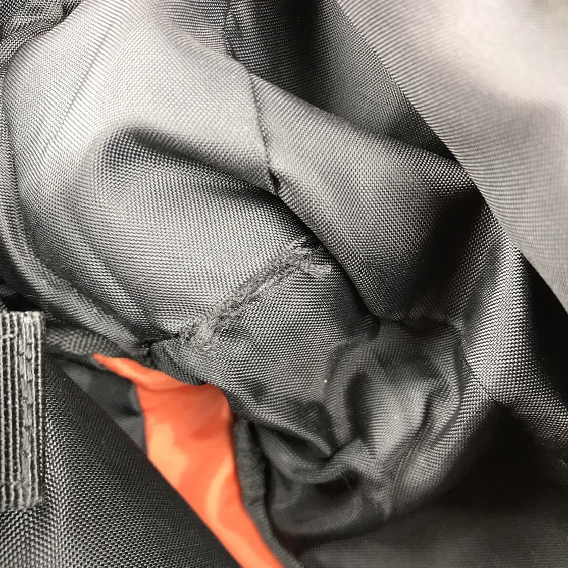 만다리나덕 남성 크로스백 가방 상품이미지10