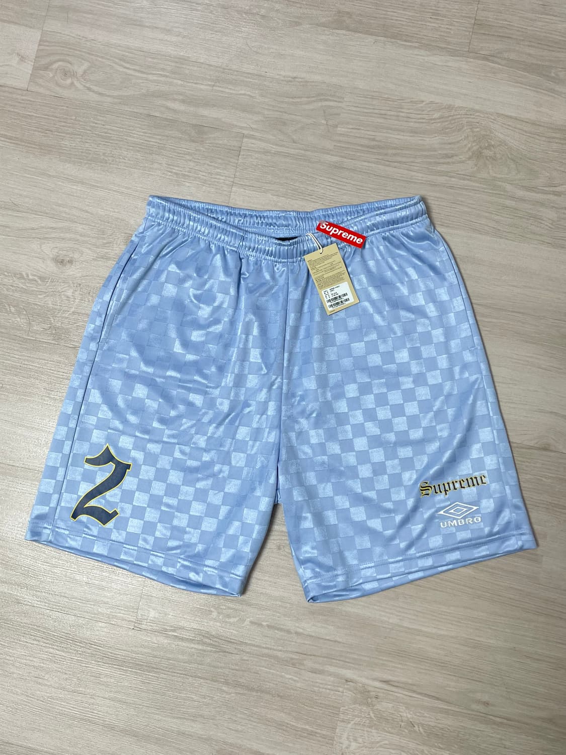 슈프림 x 엄브로 사커 쇼츠 반바지 라이트 블루 컬러 상품이미지3