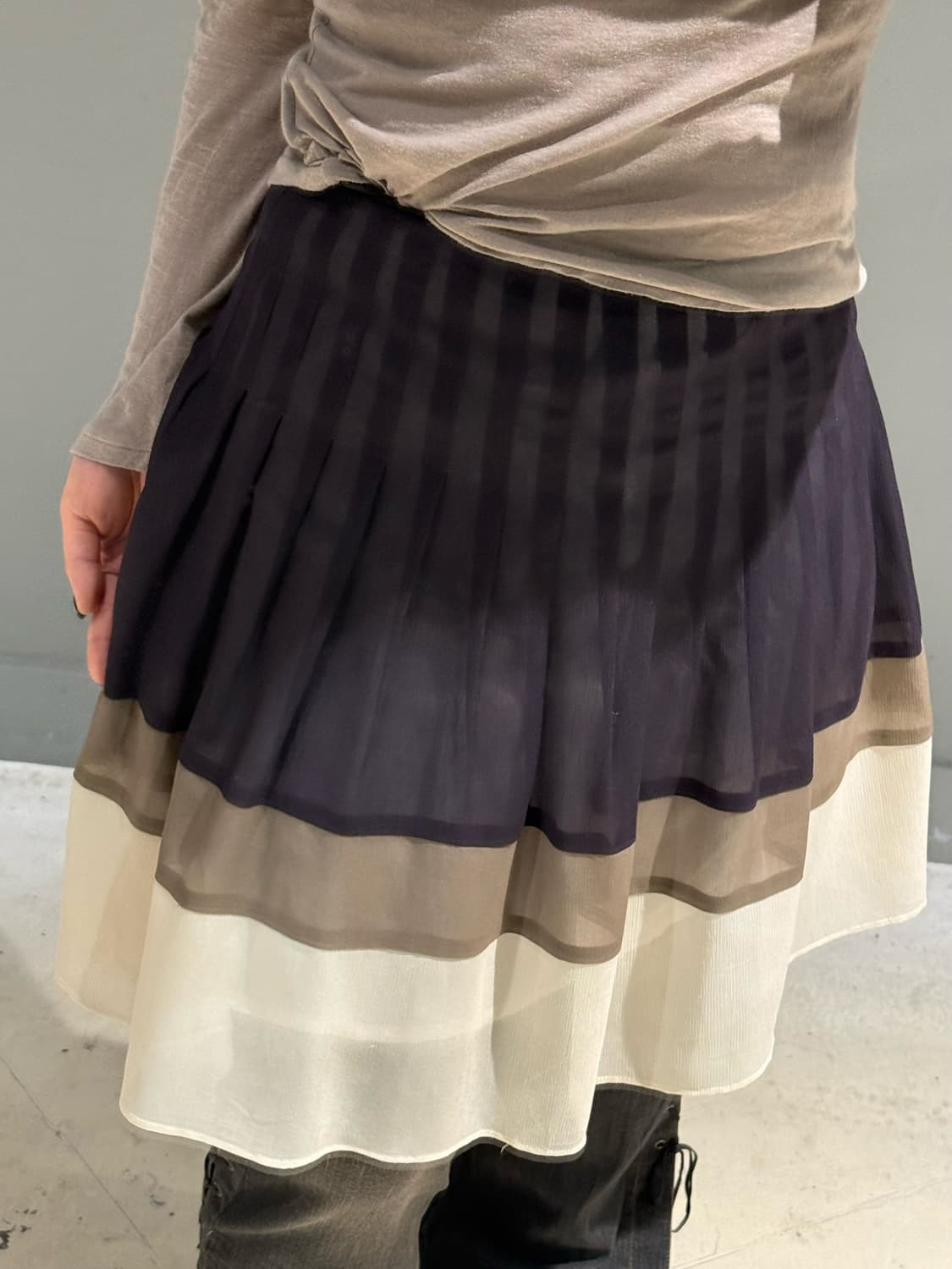 color mix pleats flare-fit skirt  상품이미지3
