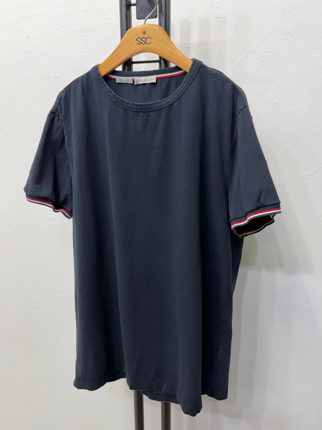 정품) 몽클레어 남성 네이비 반팔 티셔츠 XL 상품이미지3