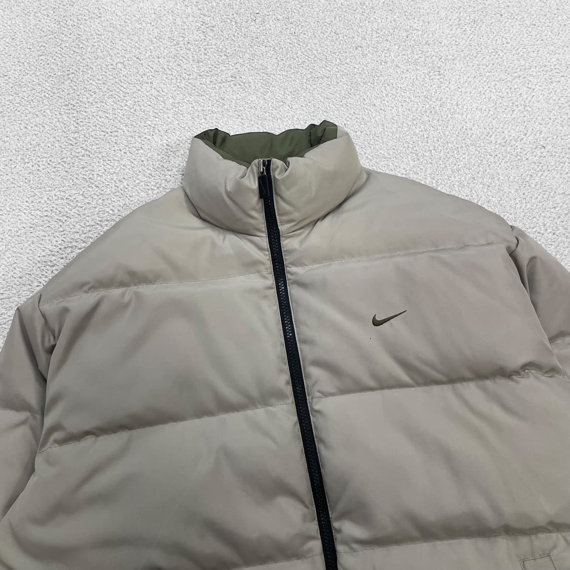 나이키 00s 올드스쿨 솔로 스우시 립스탑 덕다운 패딩 베이지  상품이미지2