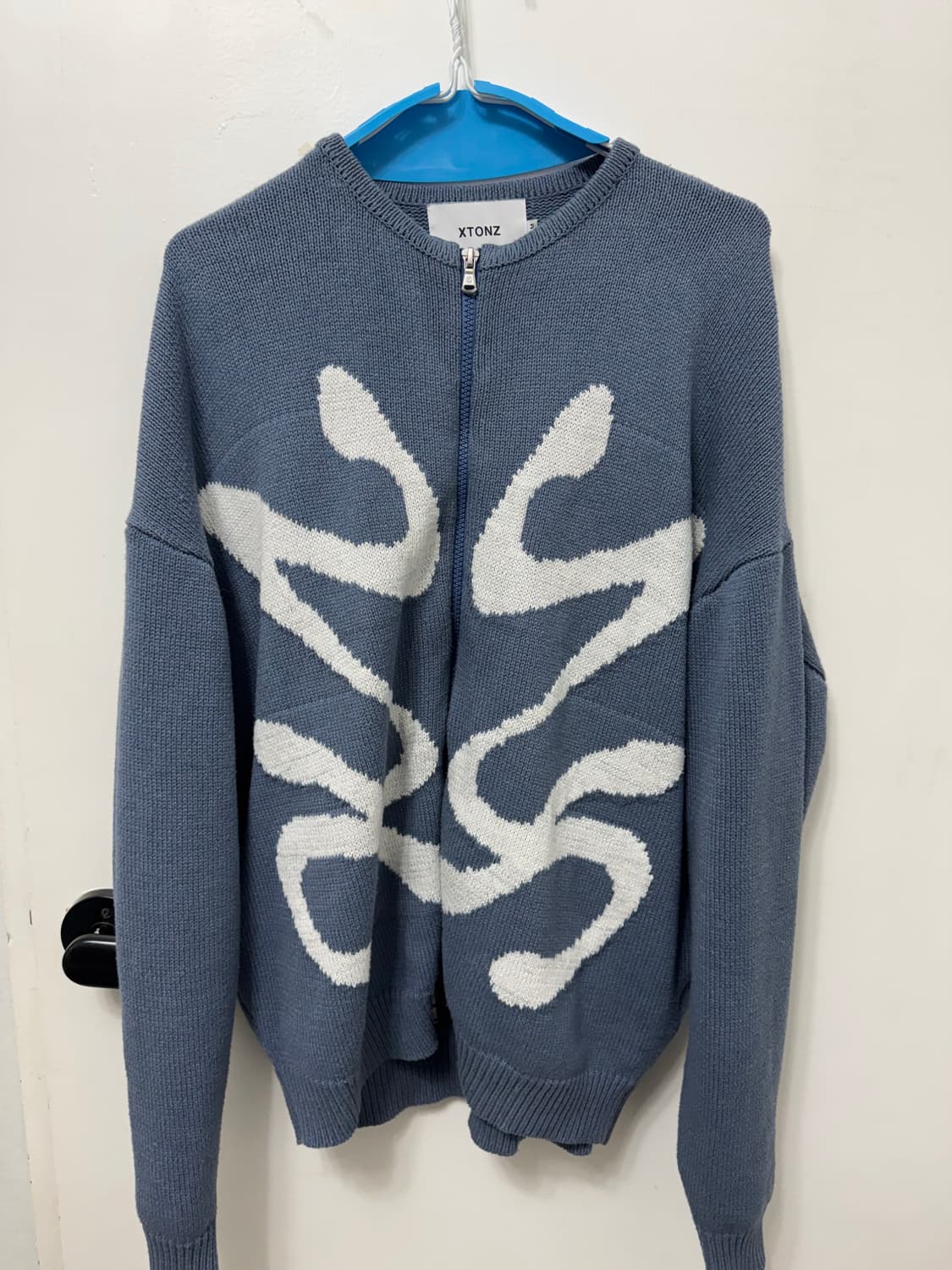 엑스톤즈 XTK063 블루 니트 집업 상품이미지1