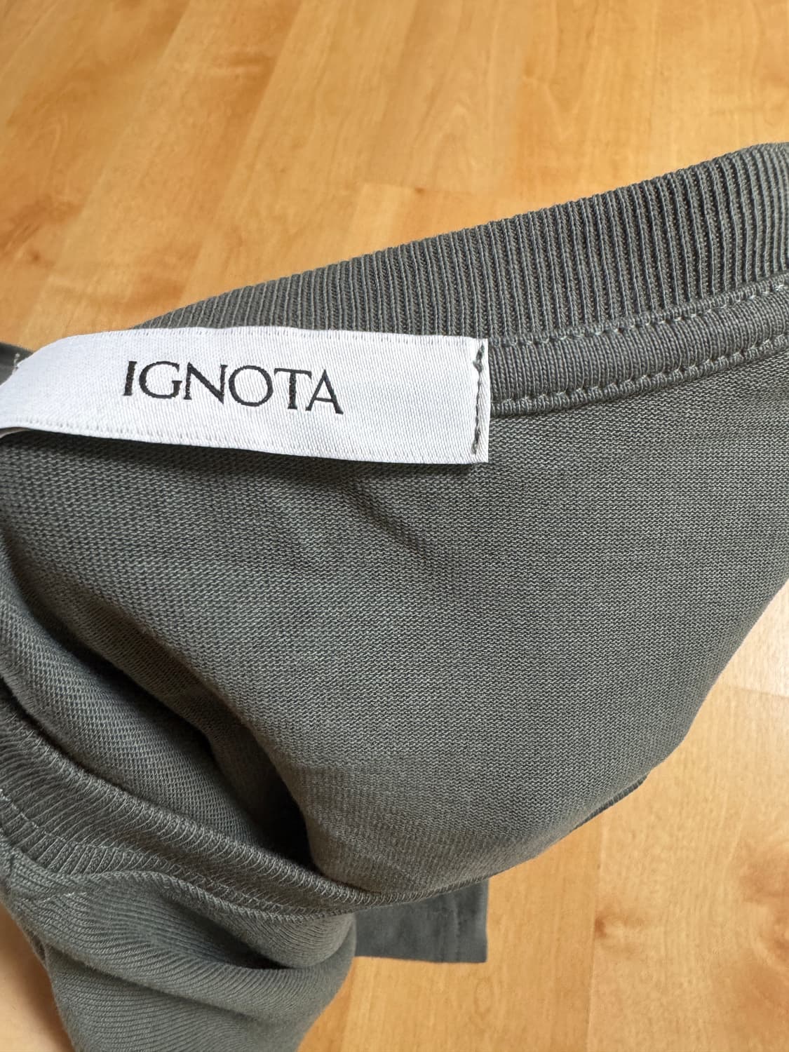 IGNOTA 롱 슬리브 상품이미지1