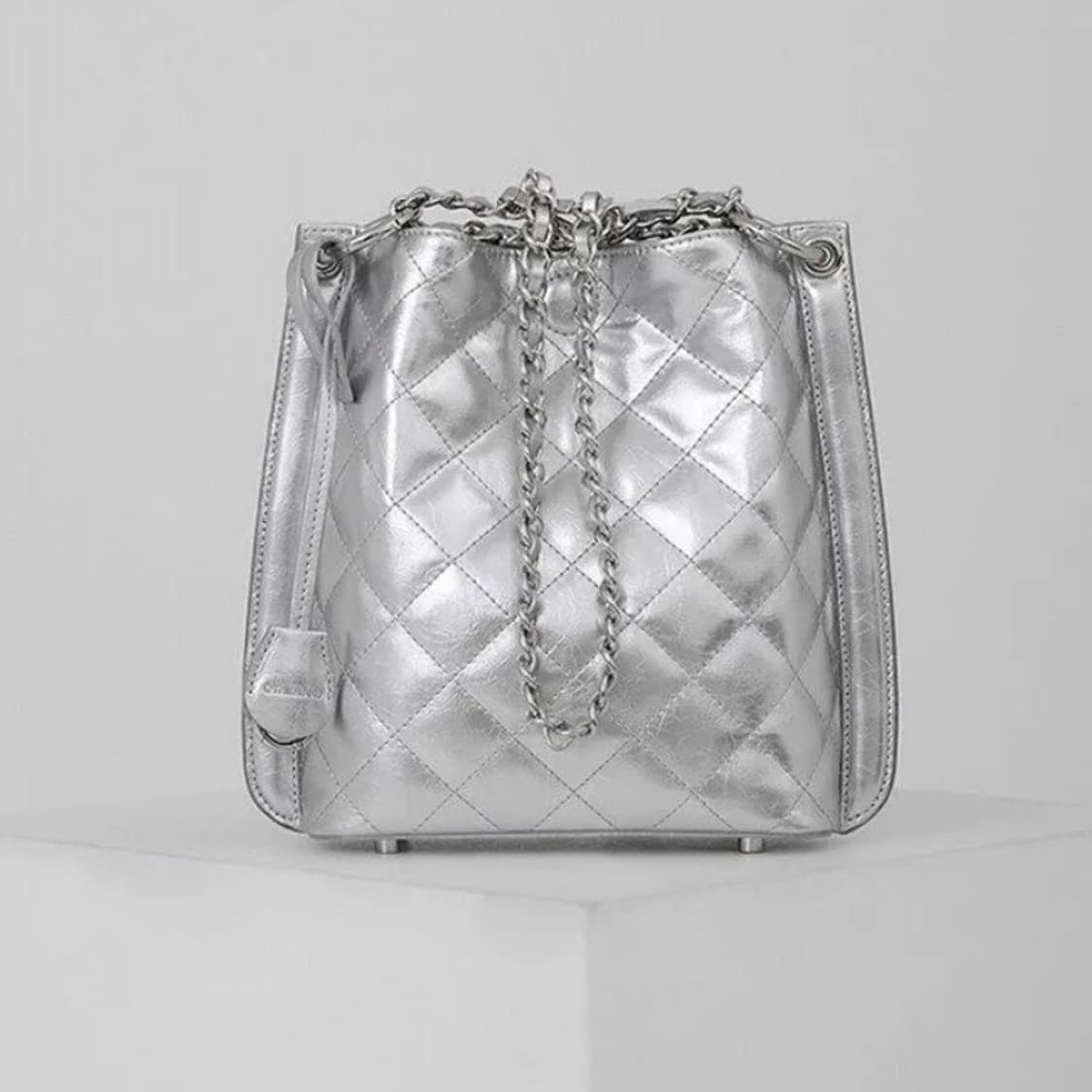 아더앤드 퀄팅백 체인백 실버 상품이미지1