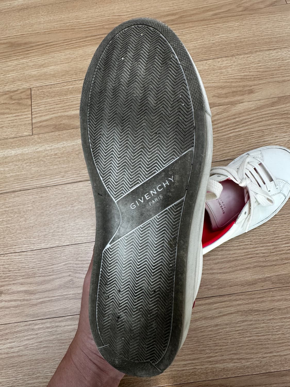 지방시 스니커즈 35반 사이즈 팝니다 상품이미지5